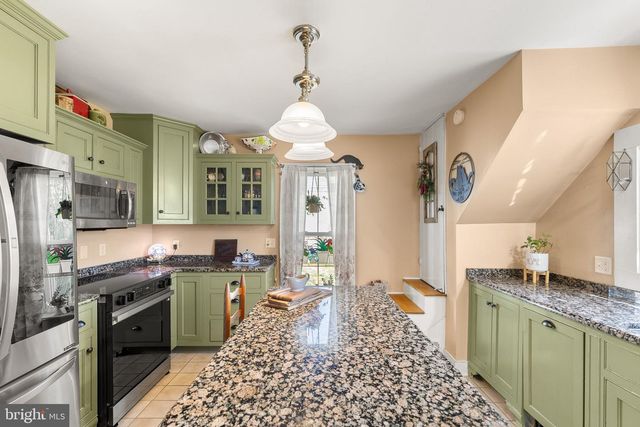 207 S MUHLENBERG ST, Woodstock, VA 22664