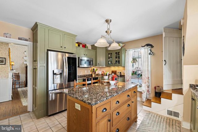 207 S MUHLENBERG ST, Woodstock, VA 22664