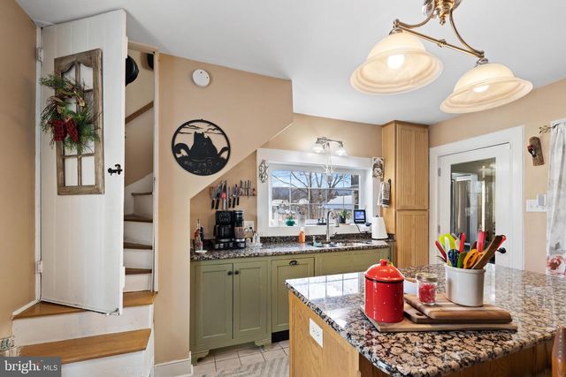 207 S MUHLENBERG ST, Woodstock, VA 22664