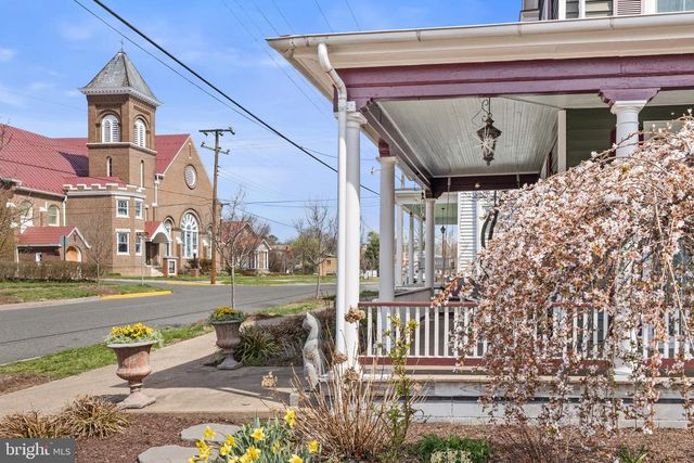 207 S MUHLENBERG ST, Woodstock, VA 22664