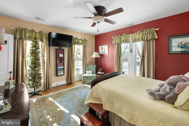 207 S MUHLENBERG ST, Woodstock, VA 22664