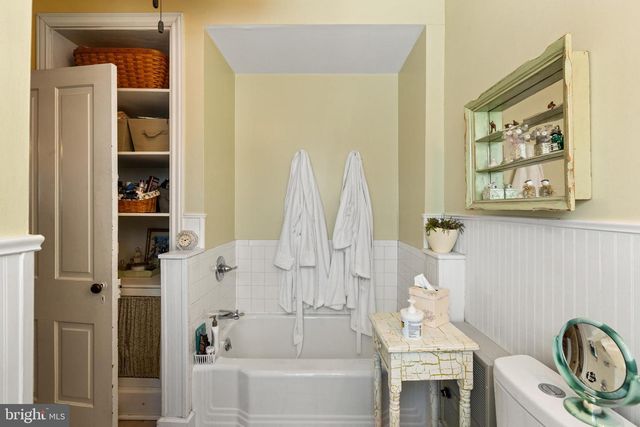 207 S MUHLENBERG ST, Woodstock, VA 22664