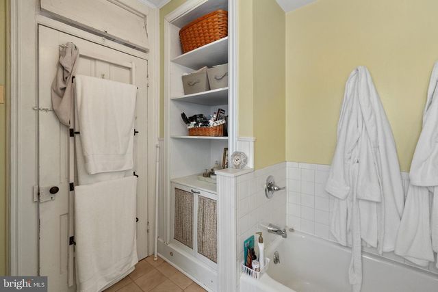 207 S MUHLENBERG ST, Woodstock, VA 22664