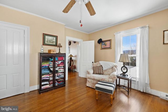 207 S MUHLENBERG ST, Woodstock, VA 22664
