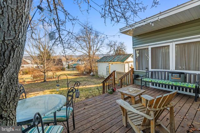 207 S MUHLENBERG ST, Woodstock, VA 22664