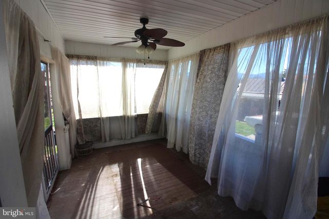 207 S MUHLENBERG ST, Woodstock, VA 22664