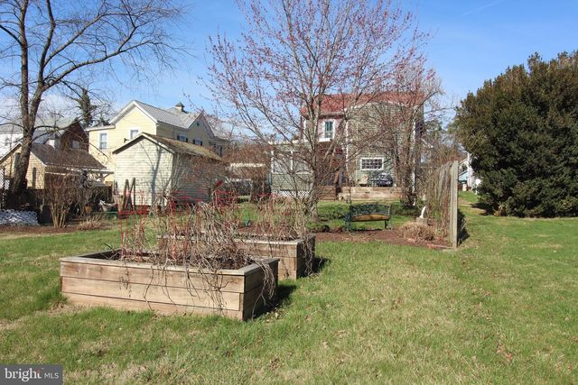207 S MUHLENBERG ST, Woodstock, VA 22664