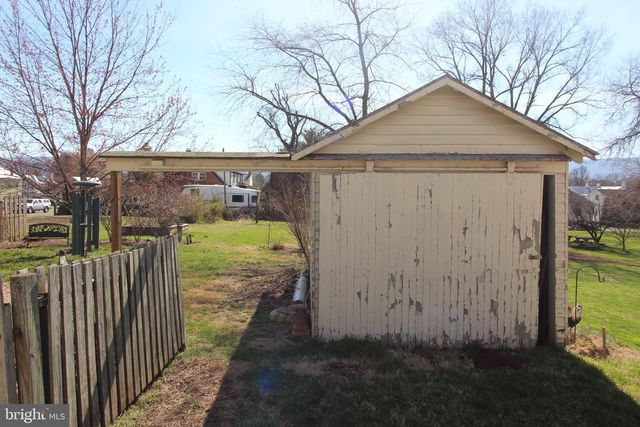 207 S MUHLENBERG ST, Woodstock, VA 22664