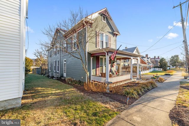 207 S MUHLENBERG ST, Woodstock, VA 22664