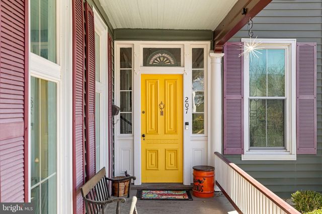 207 S MUHLENBERG ST, Woodstock, VA 22664