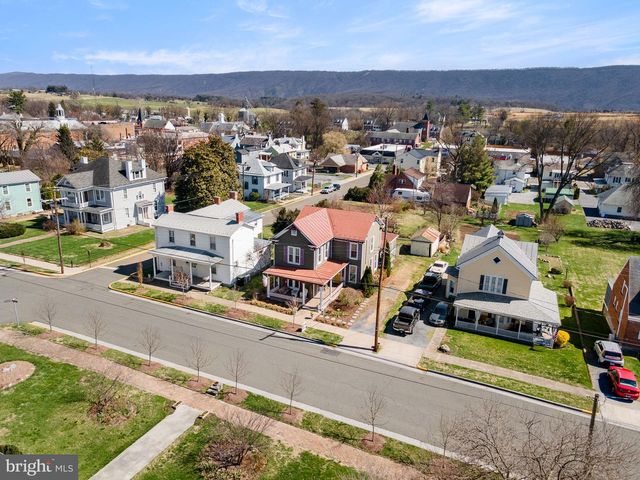 207 S MUHLENBERG ST, Woodstock, VA 22664