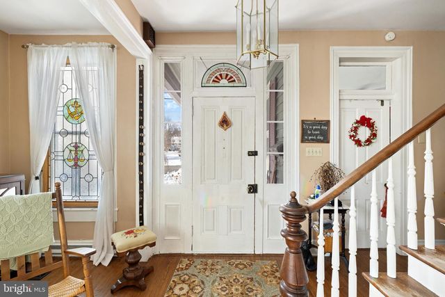 207 S MUHLENBERG ST, Woodstock, VA 22664