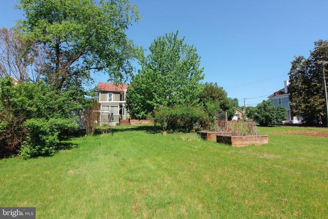 207 S MUHLENBERG ST, Woodstock, VA 22664