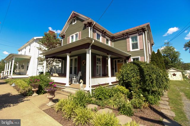 207 S MUHLENBERG ST, Woodstock, VA 22664