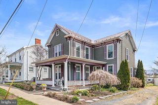 207 S MUHLENBERG ST, Woodstock, VA 22664