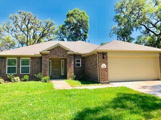 271 Freeman Boulevard, West Columbia, TX 77486