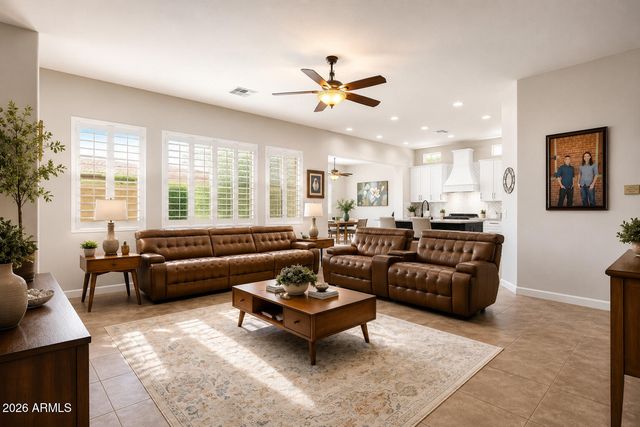 5754 W GAMBIT Trail, Phoenix, AZ 85083