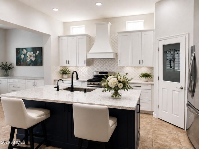 5754 W GAMBIT Trail, Phoenix, AZ 85083