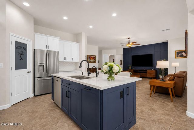 5754 W GAMBIT Trail, Phoenix, AZ 85083