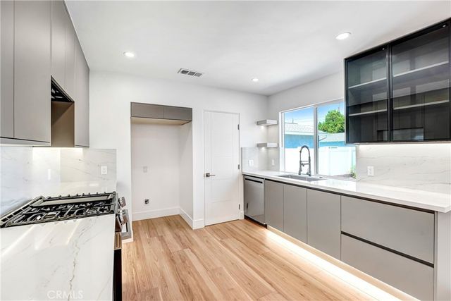 6722 6724 Katherine Avenue, Van Nuys, CA 91405