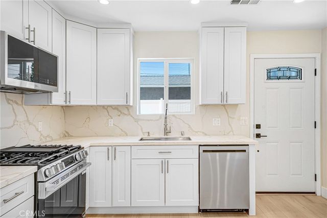 6722 6724 Katherine Avenue, Van Nuys, CA 91405