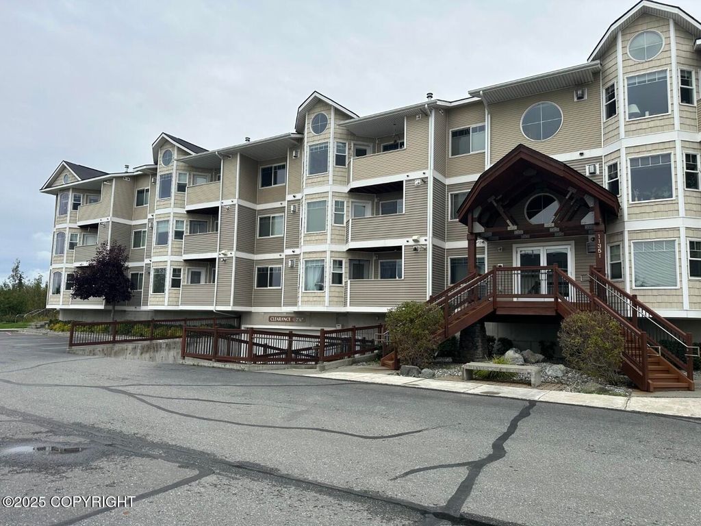 11351 Discovery View Drive, #107A, Anchorage, AK 99515