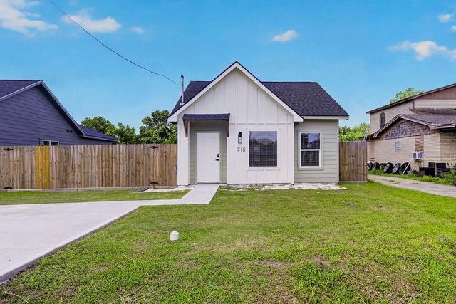 715 Rosedale Street, La Marque, TX 77568