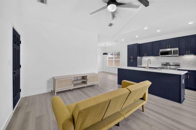 715 Rosedale Street, La Marque, TX 77568