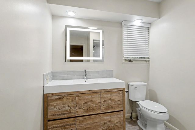 271 N Rutland Rd, Wichita, KS 67206