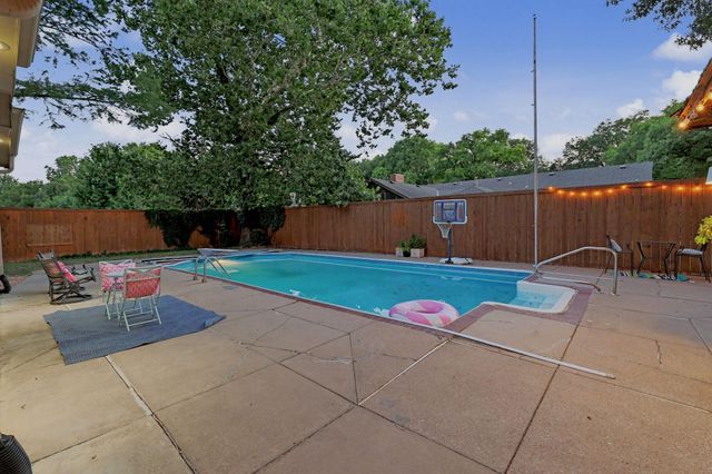 271 N Rutland Rd, Wichita, KS 67206