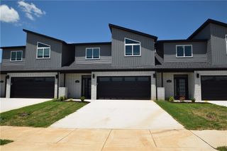 1860 Garnet Avenue, Centerton, AR 72719