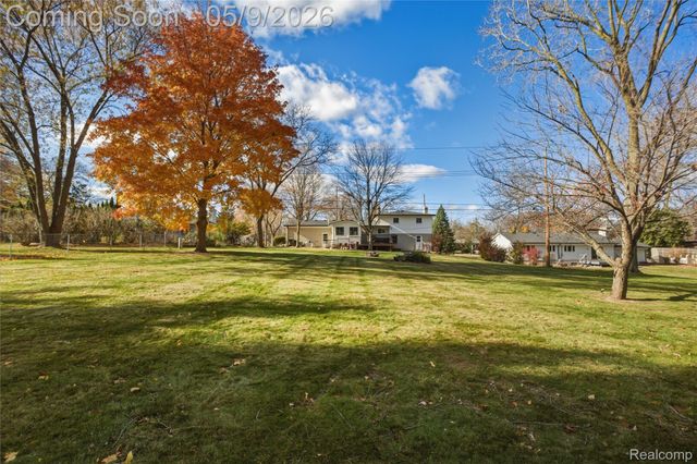 307 Old Perch Road, Rochester Hills, MI 48309