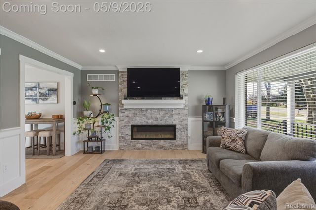 307 Old Perch Road, Rochester Hills, MI 48309