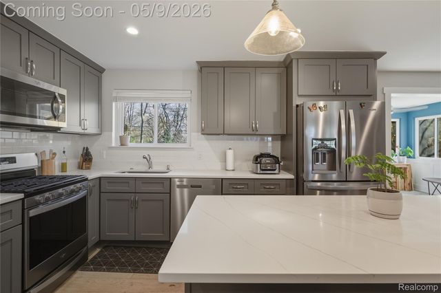 307 Old Perch Road, Rochester Hills, MI 48309