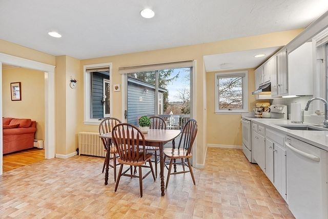 31 Barnard Rd, Worcester, MA 01605