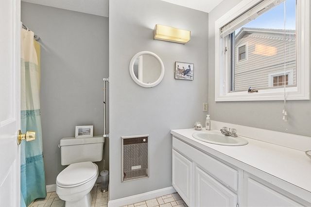 31 Barnard Rd, Worcester, MA 01605