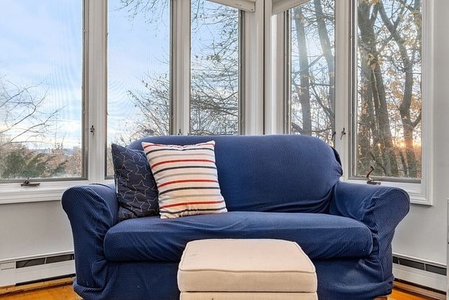 31 Barnard Rd, Worcester, MA 01605