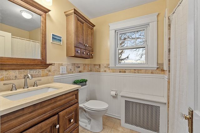 31 Barnard Rd, Worcester, MA 01605