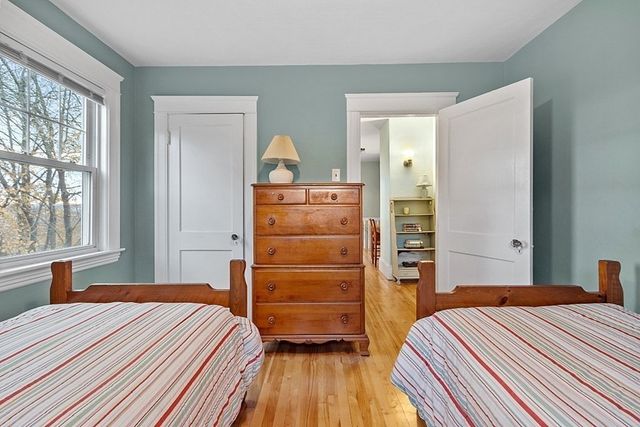 31 Barnard Rd, Worcester, MA 01605