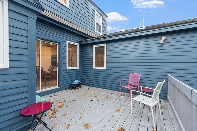 31 Barnard Rd, Worcester, MA 01605