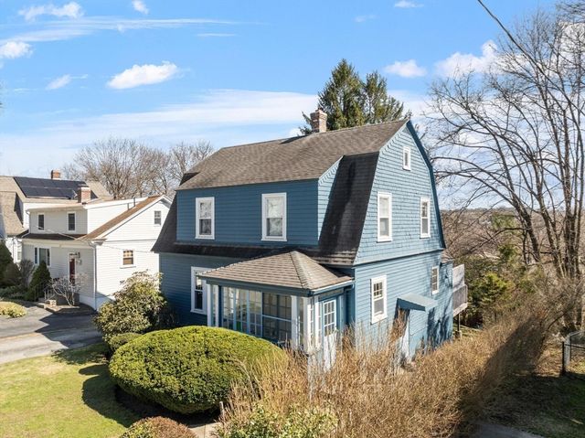 31 Barnard Rd, Worcester, MA 01605