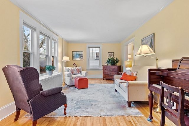 31 Barnard Rd, Worcester, MA 01605