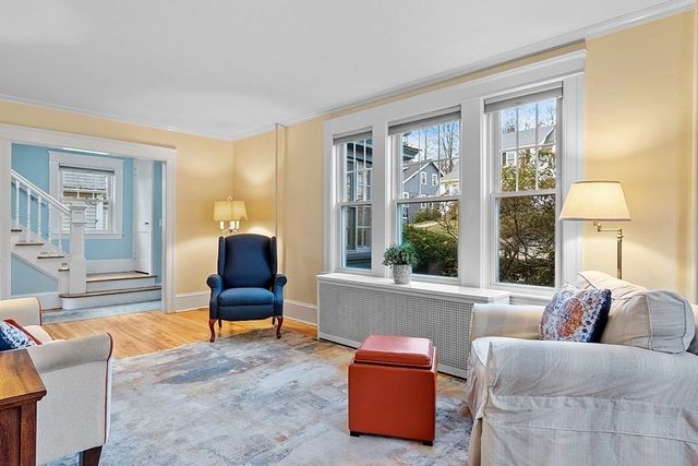 31 Barnard Rd, Worcester, MA 01605