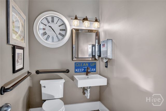 11 E 41st Street, Savannah, GA 31401