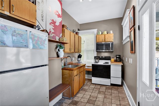 11 E 41st Street, Savannah, GA 31401