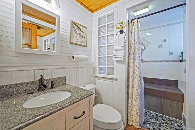 15 18th Avenue, Bay Shore, NY 11706