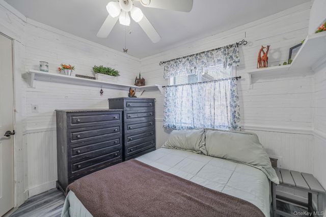 15 18th Avenue, Bay Shore, NY 11706