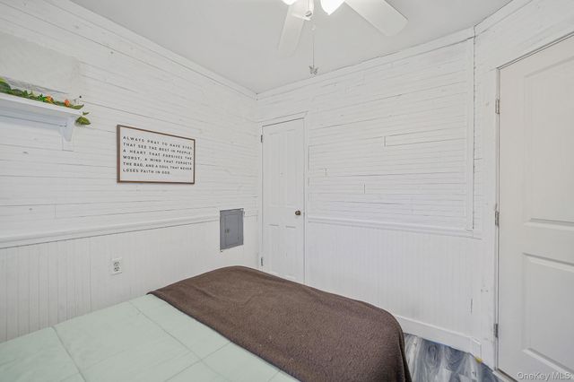 15 18th Avenue, Bay Shore, NY 11706