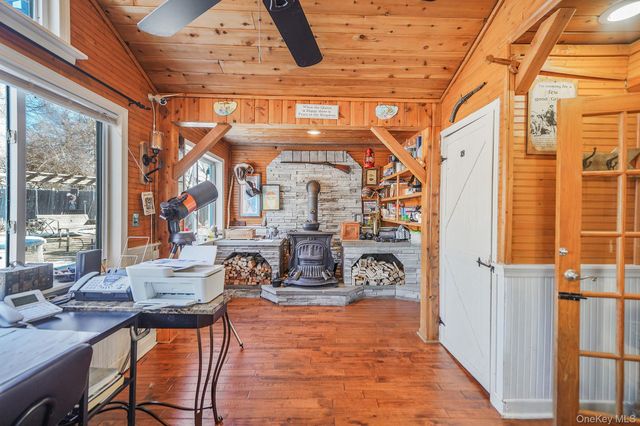 15 18th Avenue, Bay Shore, NY 11706