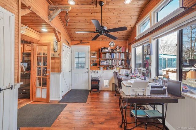 15 18th Avenue, Bay Shore, NY 11706